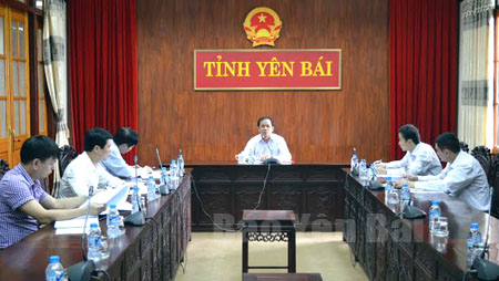 Đồng chí Tạ Văn Long - Phó chủ tịch Thường trực UBND tỉnh chủ trì buổi làm việc.